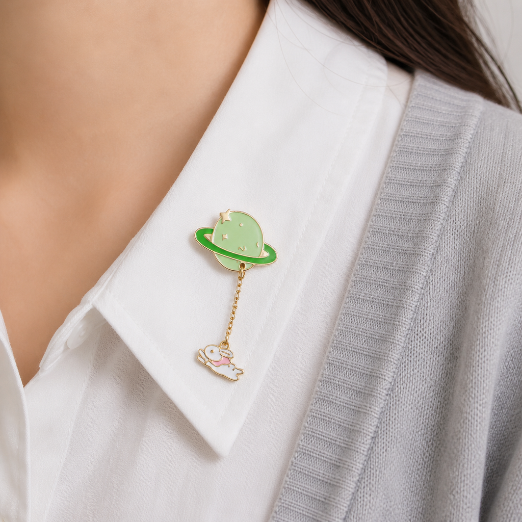 Pins Saturno y Conejo